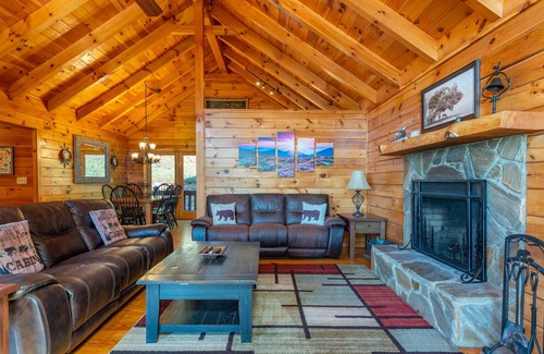 Old Fort Cabin | 135 m² Cabin ∙ 3 bedrooms ∙ 6 guests
