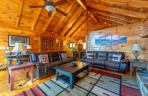 Old Fort Cabin | 135 m² Cabin ∙ 3 bedrooms ∙ 6 guests