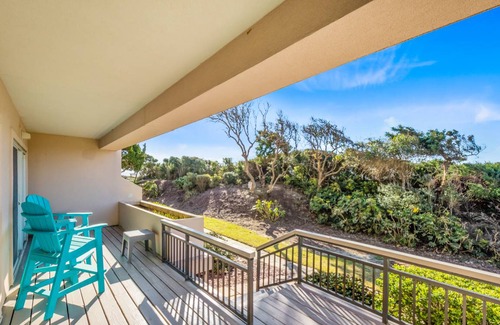 Pine Knoll Shores Condo | 136 m² Condo ∙ 3 bedrooms ∙ 6 guests