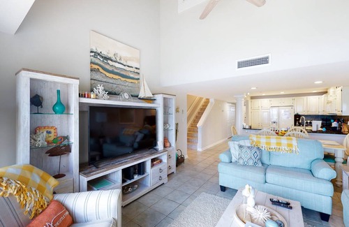 Pine Knoll Shores Condo | 136 m² Condo ∙ 4 bedrooms ∙ 8 guests