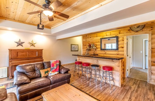 Cullowhee House | 140 m² House ∙ 5 bedrooms ∙ 8 guests