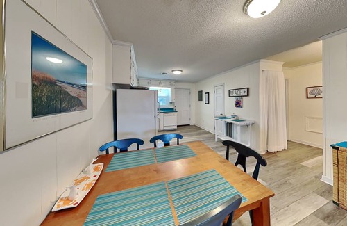 Topsail Beach House | 142 m² House ∙ 2 bedrooms ∙ 4 guests