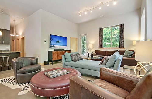 Bent Creek House | 143 m² House ∙ 3 bedrooms ∙ 6 guests