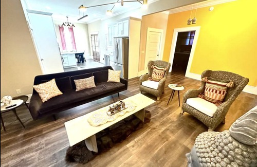 Historic Oakwood House | 144 m² House ∙ 3 bedrooms ∙ 6 guests
