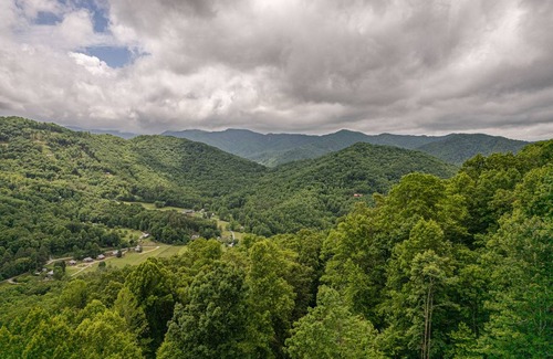 Bryson City House | 148 m² House ∙ 3 bedrooms ∙ 6 guests