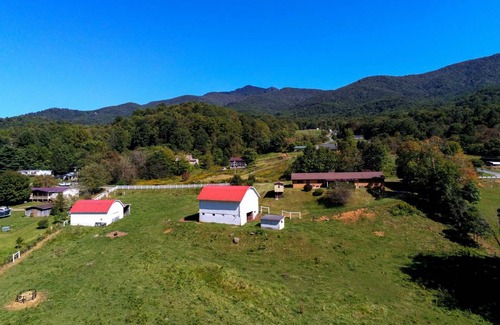 Bakersville House | 148 m² House ∙ 4 bedrooms ∙ 6 guests
