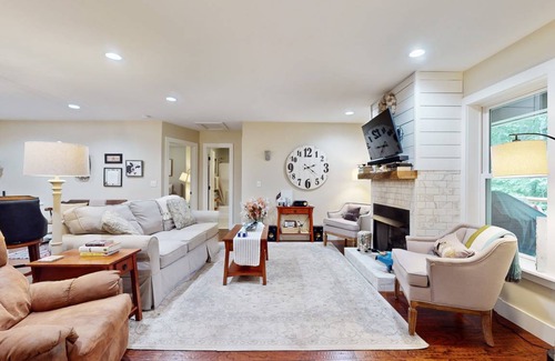 Black Mountain House | 150 m² House ∙ 3 bedrooms ∙ 6 guests