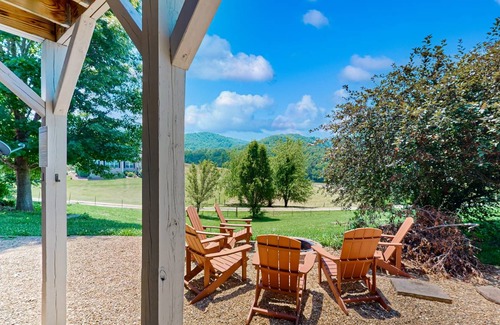 Weaverville House | 154 m² House ∙ 3 bedrooms ∙ 6 guests