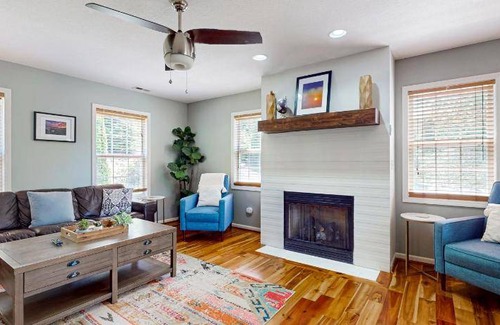 Weaverville House | 154 m² House ∙ 3 bedrooms ∙ 6 guests