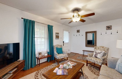 Weaverville House | 155 m² House ∙ 3 bedrooms ∙ 8 guests