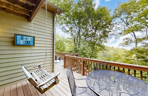 Pisgah Forest House | 156 m² House ∙ 3 bedrooms ∙ 6 guests