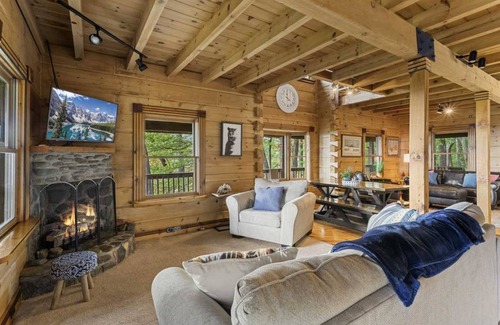 Deep Gap Cabin | 157 m² Cabin ∙ 2 bedrooms ∙ 10 guests