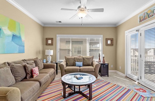 Ocean Isle Beach Condo | 157 m² Condo ∙ 4 bedrooms ∙ 10 guests