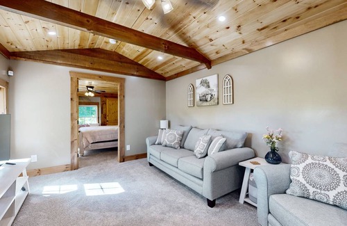 Salem House | 157 m² House ∙ 3 bedrooms ∙ 6 guests