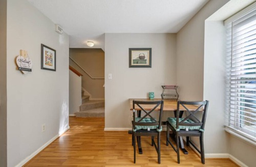 North Raleigh Apartment | 158 m² Apartment ∙ 3 bedrooms ∙ 8 guests