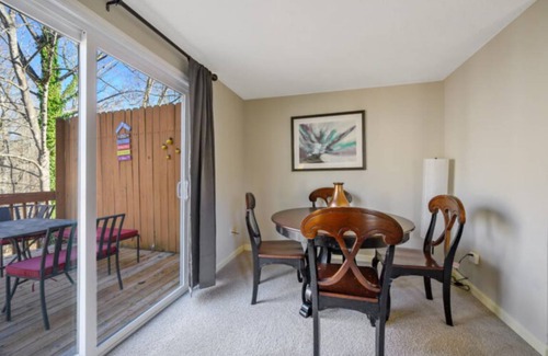 North Raleigh Apartment | 158 m² Apartment ∙ 3 bedrooms ∙ 8 guests