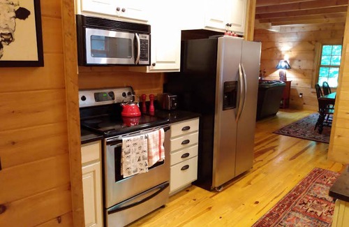 Wolf Laurel Cabin | 167 m² Cabin ∙ 3 bedrooms ∙ 8 guests