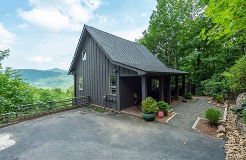 Skyland House | 168 m² House ∙ 3 bedrooms ∙ 6 guests