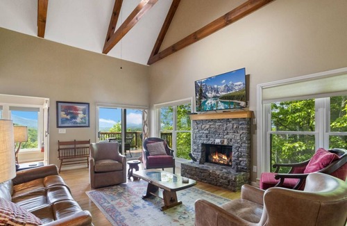 Blowing Rock Cabin | 169 m² Cabin ∙ 3 bedrooms ∙ 10 guests