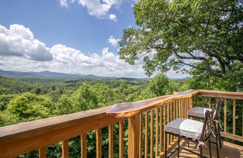 Blowing Rock Cabin | 169 m² Cabin ∙ 3 bedrooms ∙ 10 guests