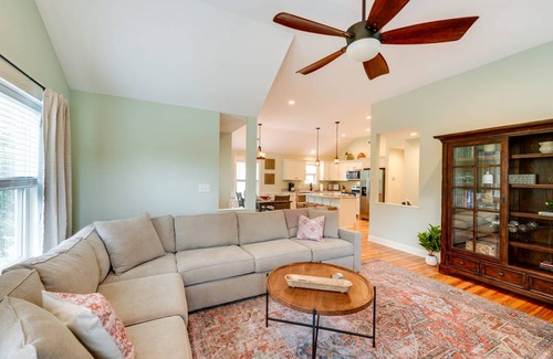 Colington House | 175 m² House ∙ 4 bedrooms ∙ 12 guests