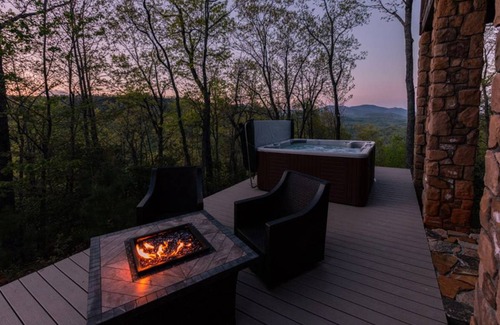 Black Mountain Cabin | 178 m² Cabin ∙ 2 bedrooms ∙ 6 guests