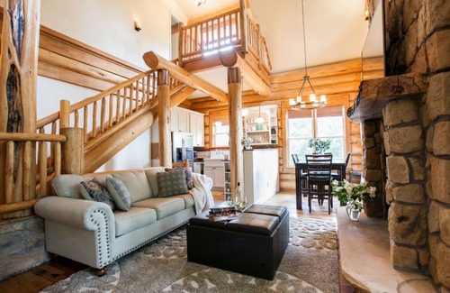 Black Mountain Cabin | 178 m² Cabin ∙ 2 bedrooms ∙ 6 guests