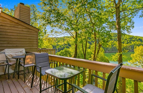 Lake Lure Condo | 182 m² Condo ∙ 3 bedrooms ∙ 6 guests
