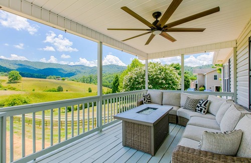 Weaverville House | 186 m² House ∙ 4 bedrooms ∙ 12 guests