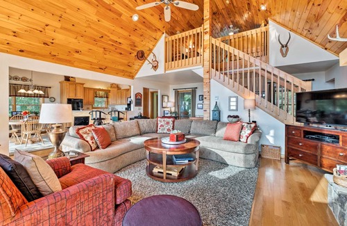 Bryson City House | 189 m² House ∙ 2 bedrooms ∙ 8 guests