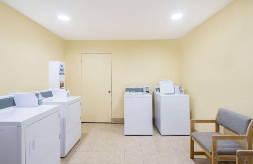 Statesville Hotel | 19 m² Hotel ∙ 127 guests