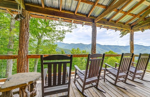 Bryson City House | 192 m² House ∙ 3 bedrooms ∙ 8 guests