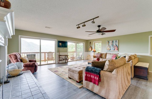 Robbinsville House | 193 m² House ∙ 4 bedrooms ∙ 8 guests