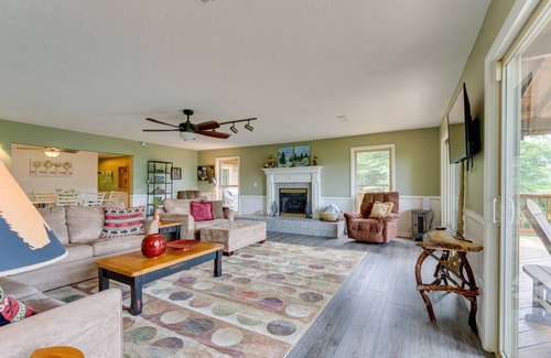 Robbinsville House | 193 m² House ∙ 4 bedrooms ∙ 8 guests