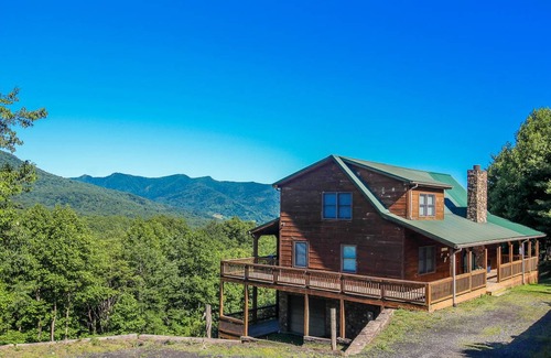 Buck Mountain House | 198 m² House ∙ 4 bedrooms ∙ 12 guests