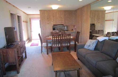 Sugar Mountain Condo | 2 Bedroom Skyleaf Condo rented by Sugar Mountain Lodging, Inc.