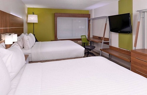 Southeast Raleigh Hotel | 2-Star Hotel ∙ Holiday Inn Express & Suites Raleigh NE - Medical Ctr Area, an IHG Hotel