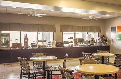 Lumberton Hotel | 2-Star Hotel ∙ Comfort Suites Lumberton