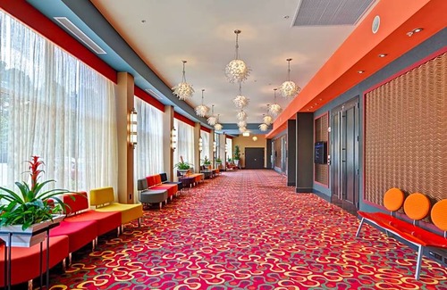 Crabtree Hotel | 2-Star Hotel ∙ Hampton Inn & Suites Crabtree