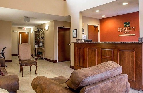Huntersville Hotel | 2-Star Hotel ∙ Quality Inn Huntersville near Lake Norman