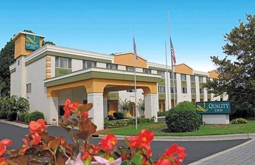 Huntersville Hotel | 2-Star Hotel ∙ Quality Inn Huntersville near Lake Norman