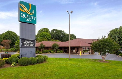 Mount Airy Hotel | 2-Star Hotel ∙ Quality Inn Mount Airy Mayberry