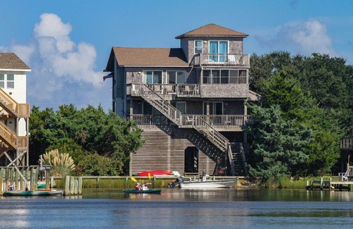 Brigands' Bay House | 200 m² House ∙ 4 bedrooms ∙ 8 guests