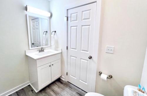 Surf City Apartment | 201 King Pet Friendly, 2nd Floor Barefoot