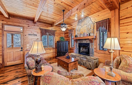 Tuckasegee House | 201 m² House ∙ 3 bedrooms ∙ 8 guests
