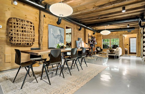 Weaverville House | 215 m² House ∙ 2 bedrooms ∙ 8 guests