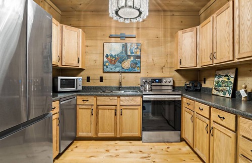 Weaverville House | 215 m² House ∙ 2 bedrooms ∙ 8 guests
