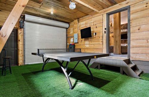 Weaverville House | 215 m² House ∙ 2 bedrooms ∙ 8 guests