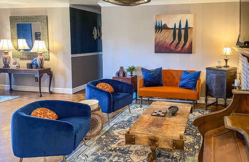 Dobson House | 222 m² House ∙ 3 bedrooms ∙ 9 guests