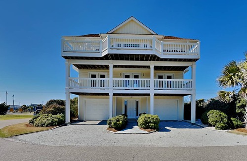 Topsail Beach House | 232 m² House ∙ 3 bedrooms ∙ 6 guests